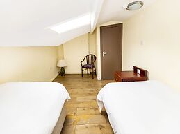 Old Oak Tree Inn