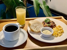 Berlor Airport Inn