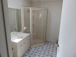 Admirals Motor Lodge