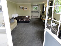 Admirals Motor Lodge