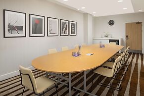 Hampton by Hilton London Gatwick Airport