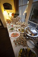 Villa Estera - Hotel & Restauracja