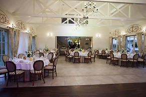 Villa Estera - Hotel & Restauracja