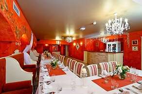 Villa Estera - Hotel & Restauracja