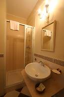 Villa Estera - Hotel & Restauracja