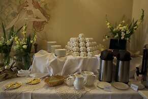 Villa Estera - Hotel & Restauracja