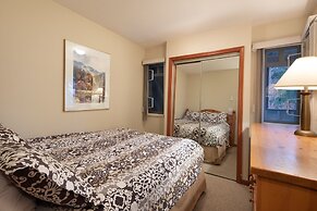 Stoney Creek Lagoon - Whistler Premier