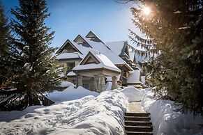Stoney Creek Lagoon - Whistler Premier