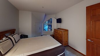 Stoney Creek Lagoon - Whistler Premier