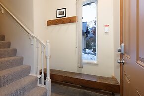 Stoney Creek Lagoon - Whistler Premier