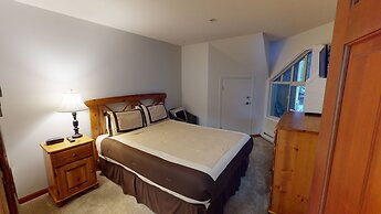 Stoney Creek Lagoon - Whistler Premier