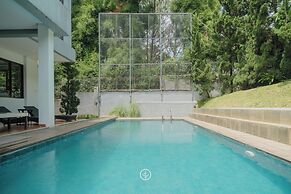 Harmony Hilltop City View 4BR Villa With Pool