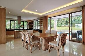 Harmony Hilltop City View 4BR Villa With Pool