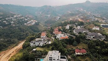 Kirei Mountain View 7BR Villa with a Private Pool