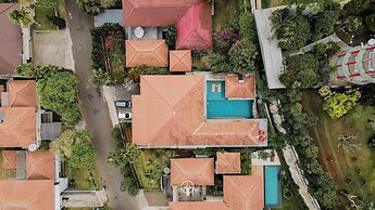 Kirei Mountain View 7BR Villa with a Private Pool