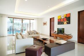 Kirei Mountain View 7BR Villa with a Private Pool