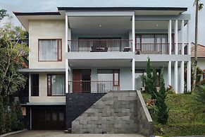 Kirei Mountain View 7BR Villa with a Private Pool