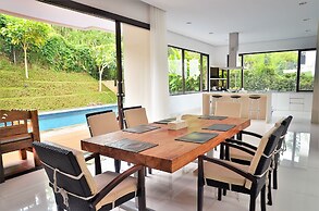 Oyama City View 4BR Villa With a Private Pool