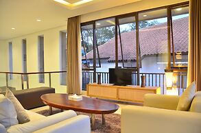 Oyama City View 4BR Villa With a Private Pool