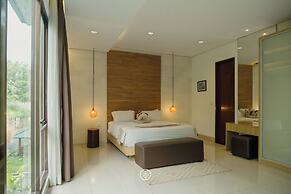 Oyama City View 4BR Villa With a Private Pool