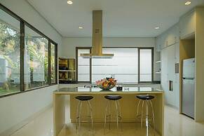 Oyama City View 4BR Villa With a Private Pool