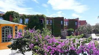 Tropic Hotel