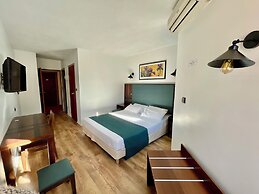 Tropic Hotel