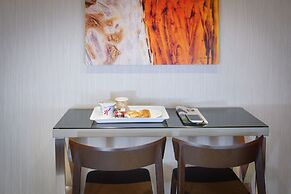 Le Chabrol Hotel & Suites
