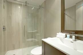 Le Chabrol Hotel & Suites