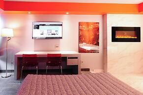 Le Chabrol Hotel & Suites