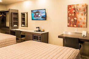 Le Chabrol Hotel & Suites
