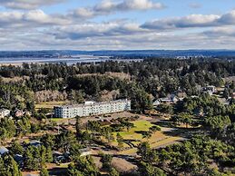 Chateau Westport Resort