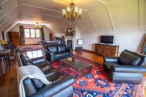 Lake Karapiro Lodge