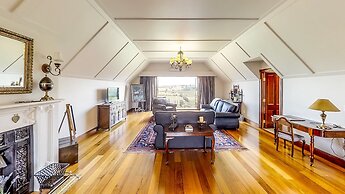 Lake Karapiro Lodge