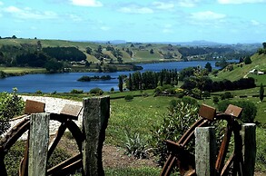 Lake Karapiro Lodge