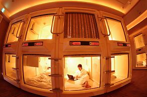 Capsule inn Osaka - Caters to Men