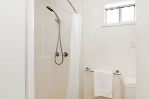 Reflections Shaws Bay - Holiday Park