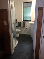 Grafton Cottage & Chalets