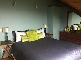 Grafton Cottage & Chalets
