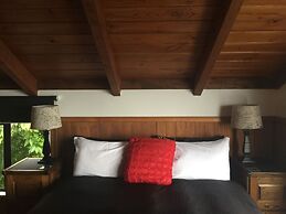 Grafton Cottage & Chalets