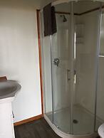 Grafton Cottage & Chalets