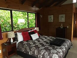 Grafton Cottage & Chalets