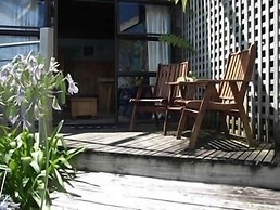 Grafton Cottage & Chalets