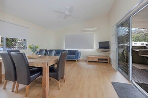 Reflections Scotts Head - Holiday Park