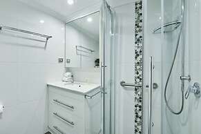 Centrepoint Holiday Apartments