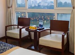 Lakeside Palace Hotel