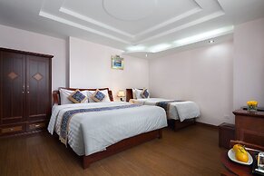 Lakeside Palace Hotel