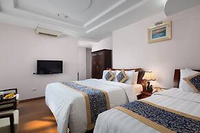 Lakeside Palace Hotel