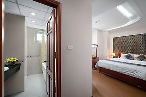 Lakeside Palace Hotel