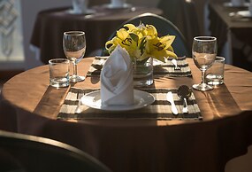 Lakeside Palace Hotel